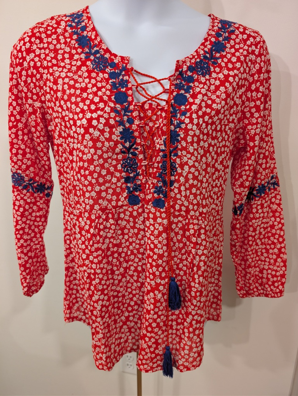 1046 - Solitaire Boho Floral Lace Up Peasant Blouse Red Blue NEW